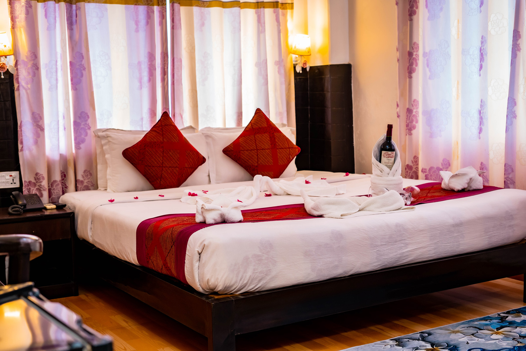 Deluxe Double Room with Balcony, Mountain View